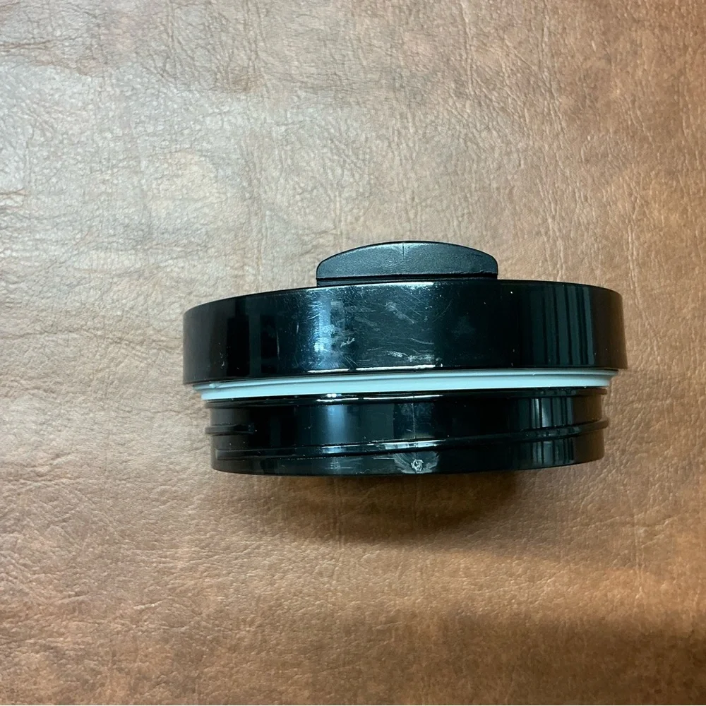 Stanley The Flowstate Matte Black Quencher H2.0 Tumbler 64 OZ. - Picture 10 of 13